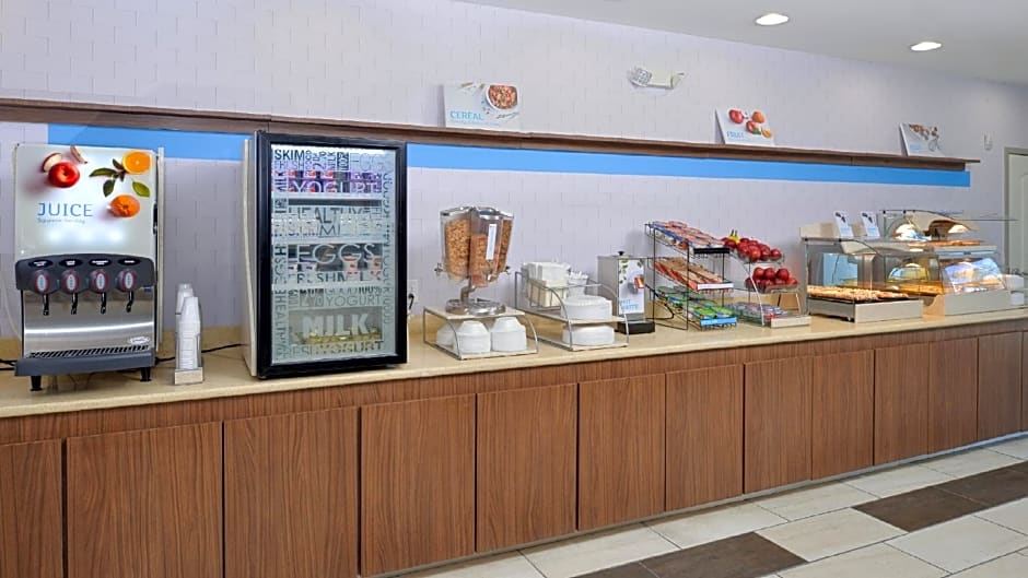 Holiday Inn Express & Suites Lexington Midtown By IHG