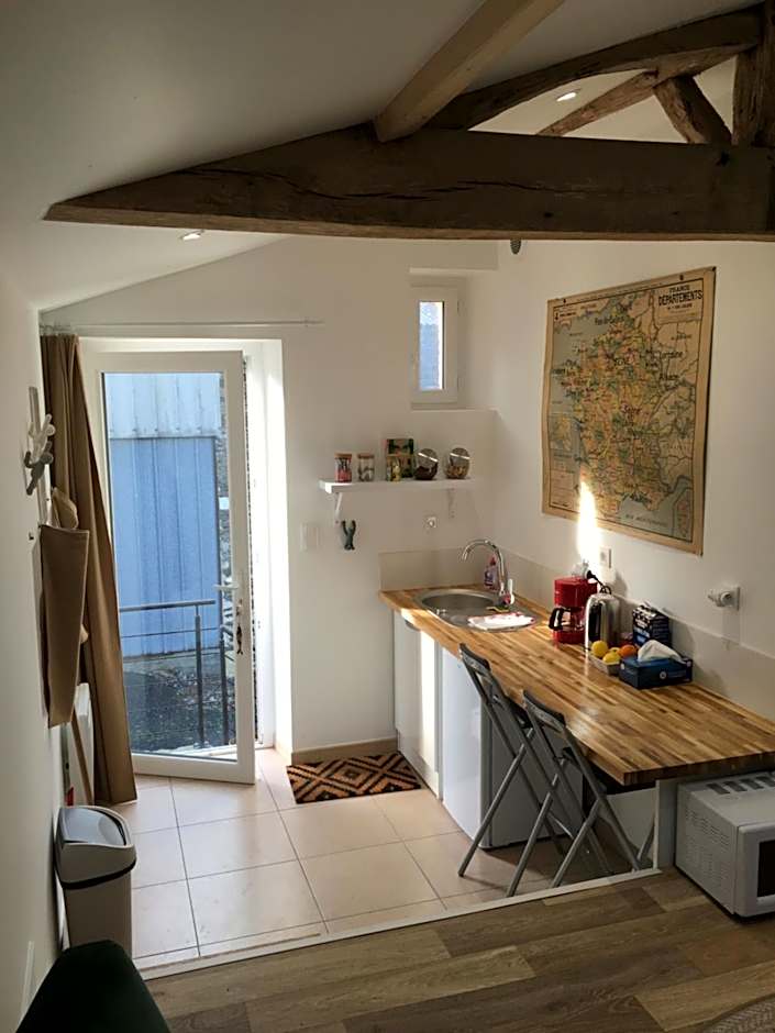 Cabanes et Studios à la Bernardiere