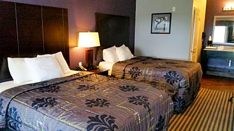 Deluxe Queen Room with Two Queen Beds