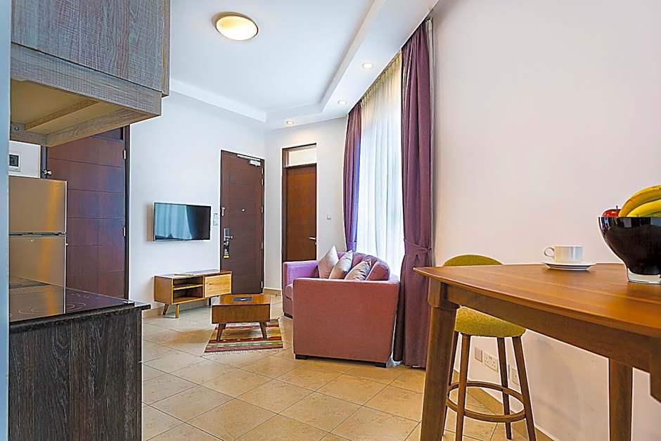 L'Aziz Suites - Near Aga Khan Hospital