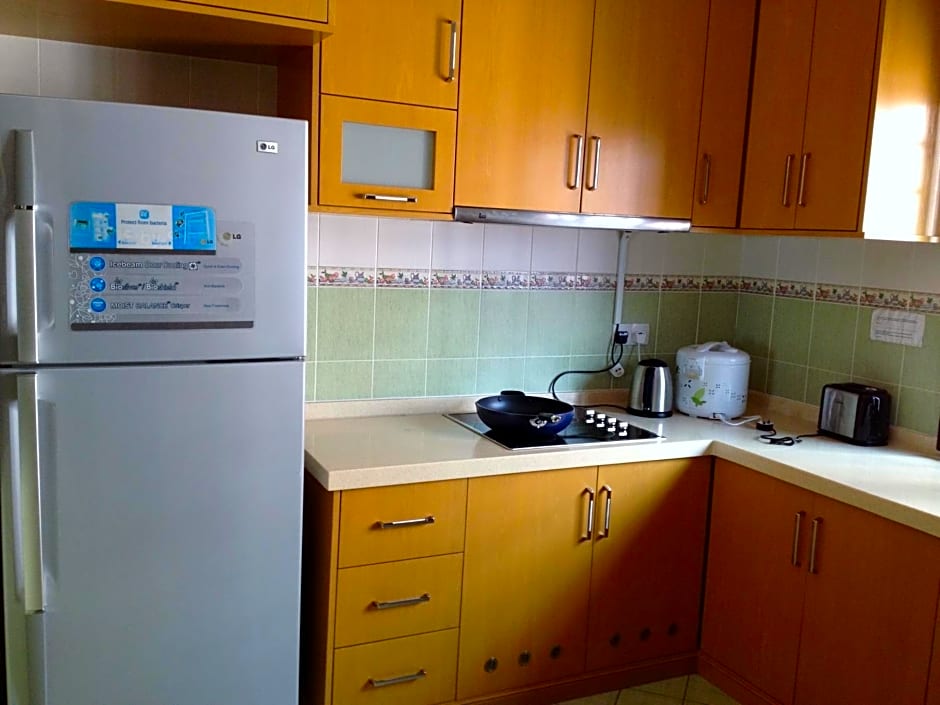 Homestay Marina Court