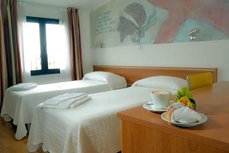 Double or Twin Room with Private Bathroom