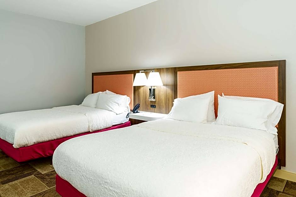 Hampton Inn By Hilton Garden City