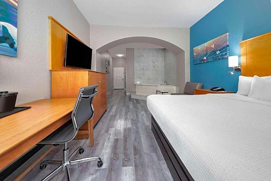 La Quinta Inn & Suites by Wyndham Alvarado