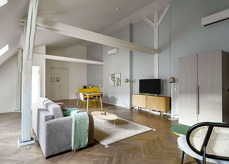 limehome Prague Halkova