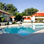 Quality Inn & Suites Kansas City I-435n Near Sports Complex