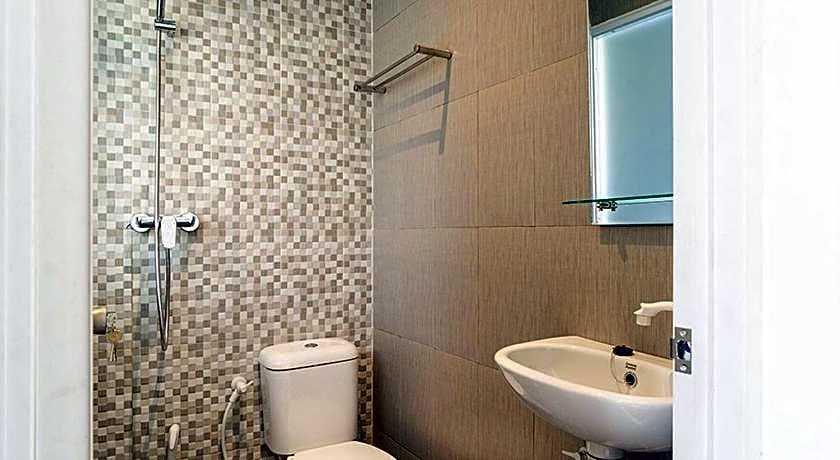 RedDoorz near Seasons City Mall