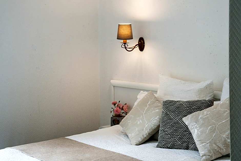 Logis Hôtel Etchemaïté