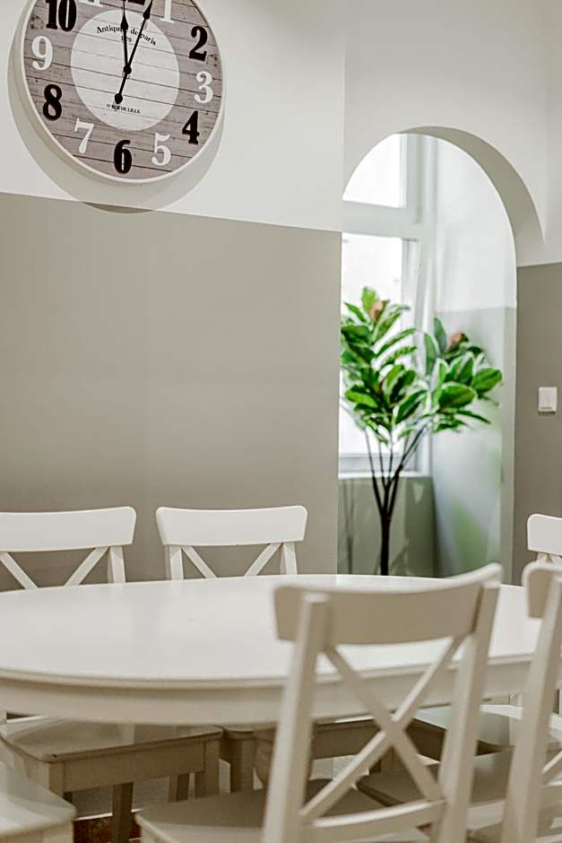 Nice Central City Room