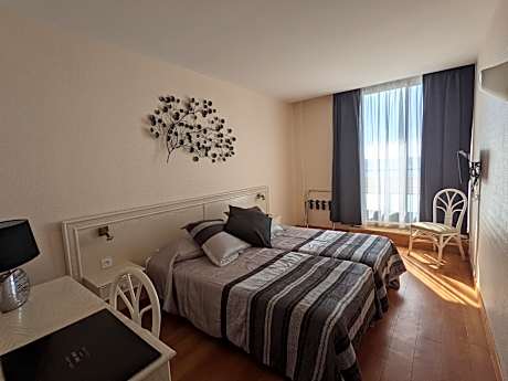 Twin Room with Sea View