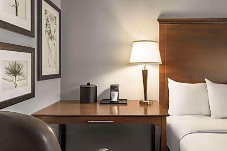 Queen Room - Mobility Access/Non-Smoking