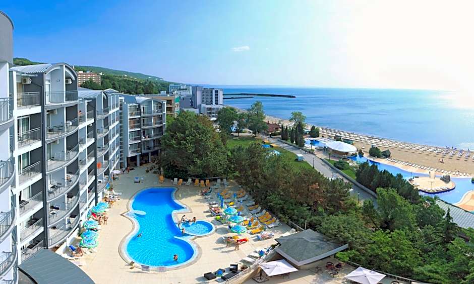 Luna Beach Hotel