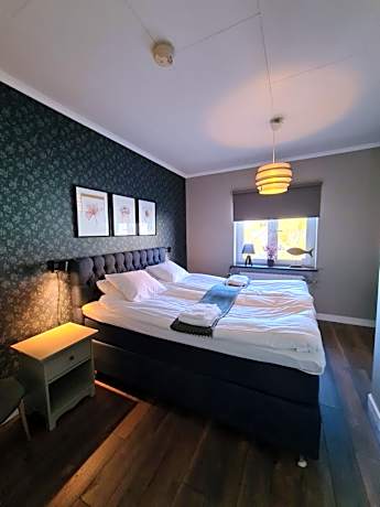 Twin Room with Private Bathroom