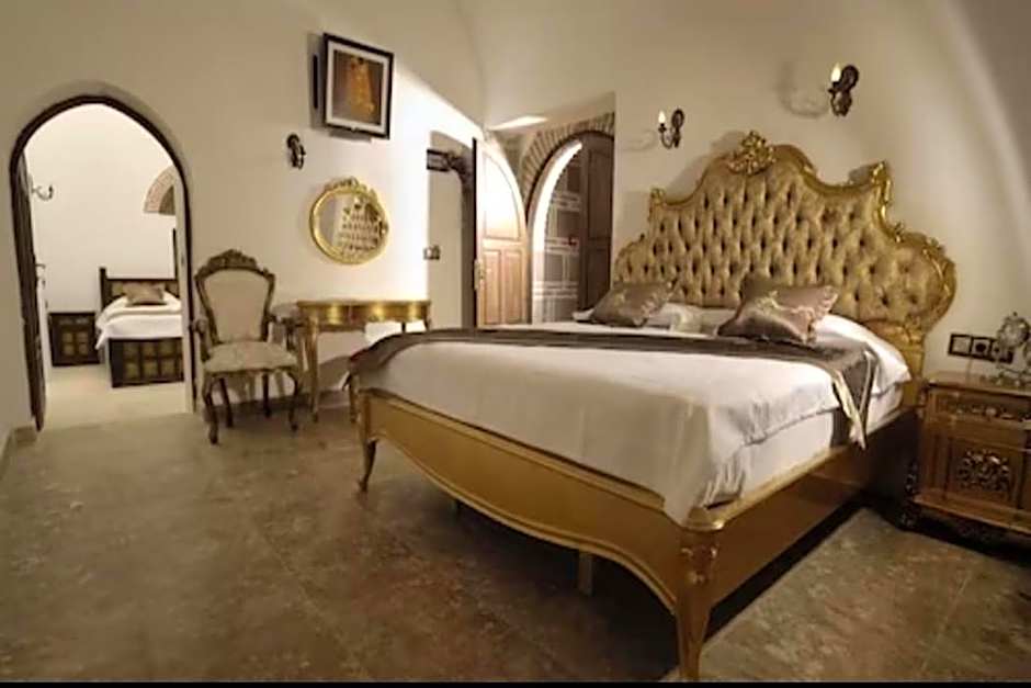 Cesme Kanuni Kervansaray Historical Hotel