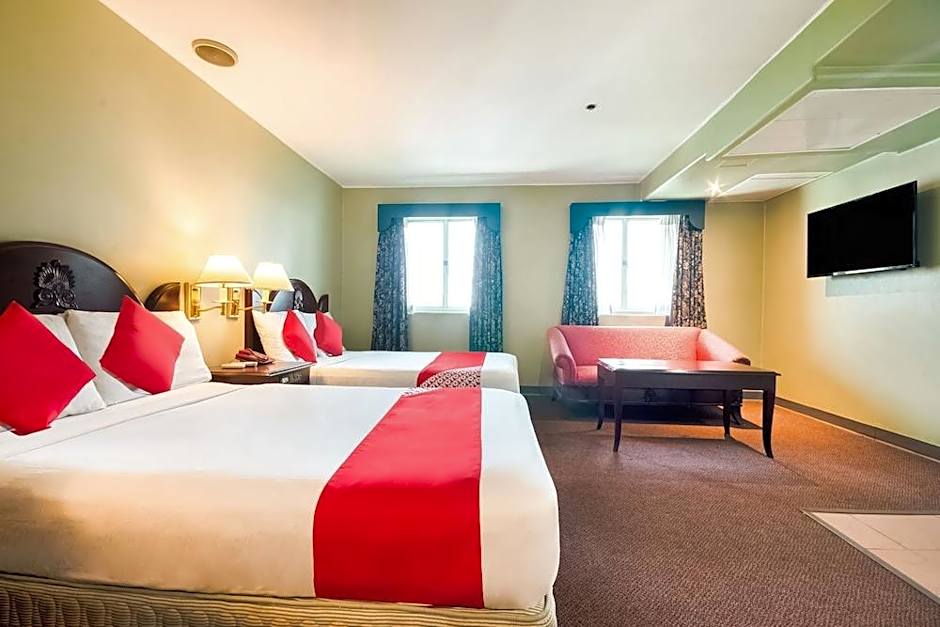 Palladium Suites Hotel