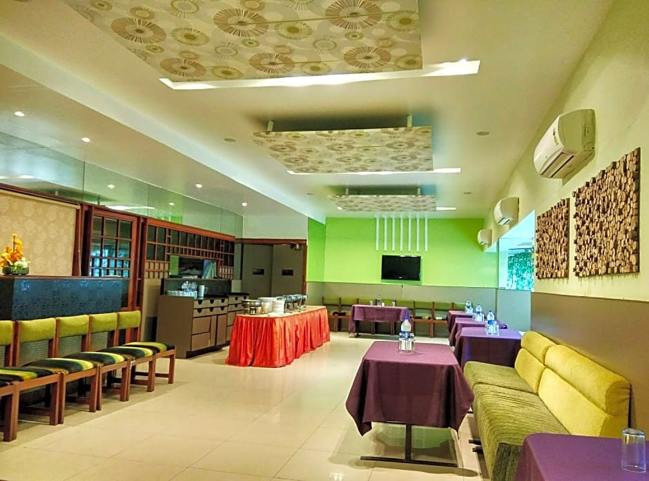 Hotel Raviraj