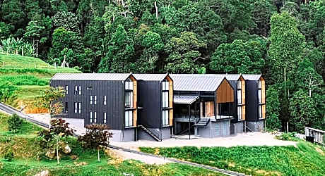 Talula Hill Farmstay Kluang