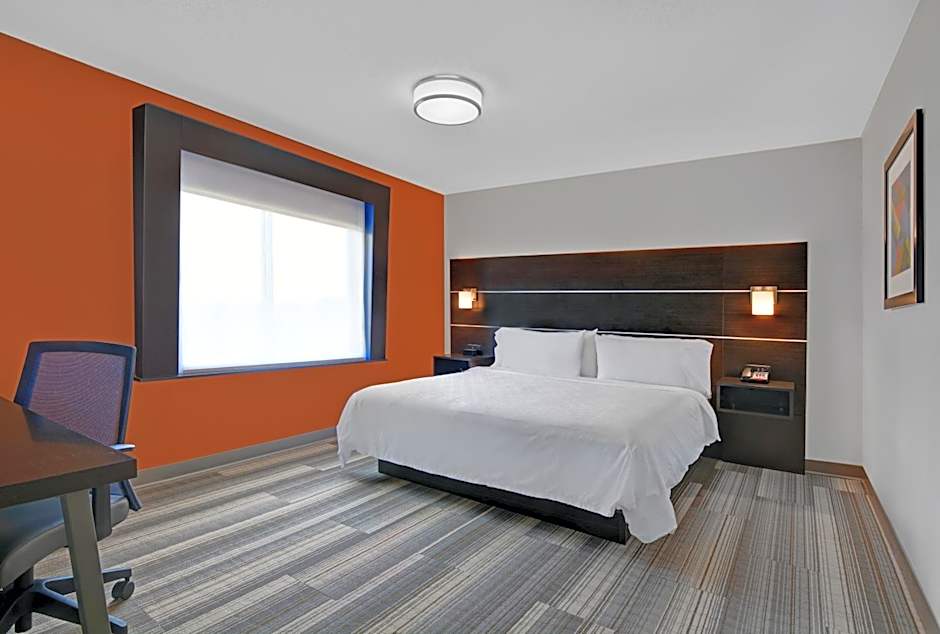 Holiday Inn Express Atmor By IHG