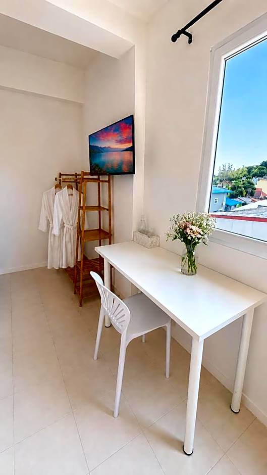 Holiday House Kata & Karon Phuket Hotel