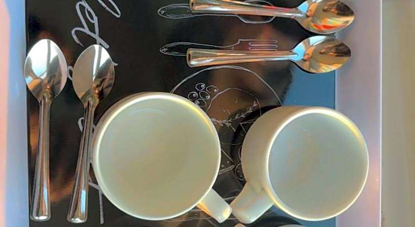 OYO The Golden Cheval Hotel & Shisha Bar