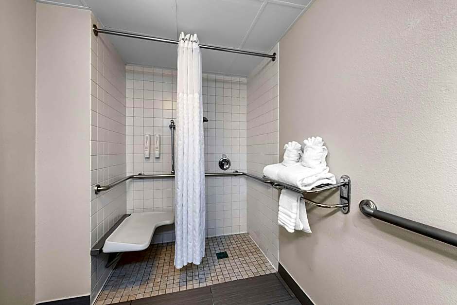 Clarion Pointe Apex - Holly Springs