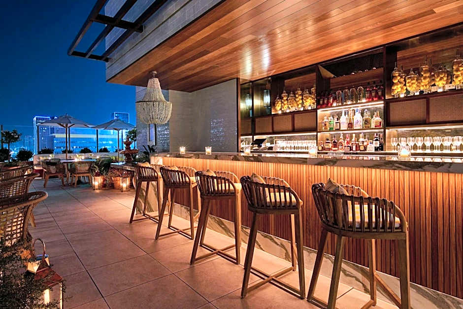 The Hollywood Grande, Autograph Collection