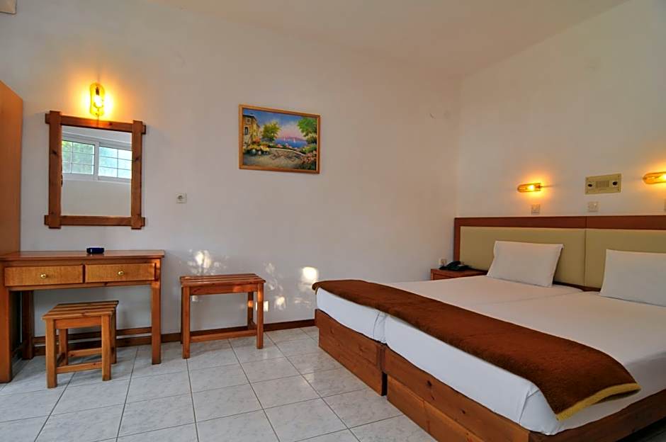 Hotel Emerald and Suites