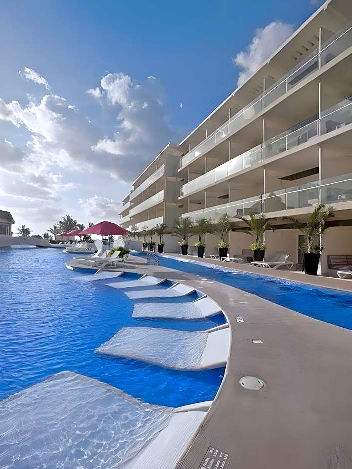 El Dorado Seaside Suites - Catamaran Cenote & More Inclusive- Adults Only