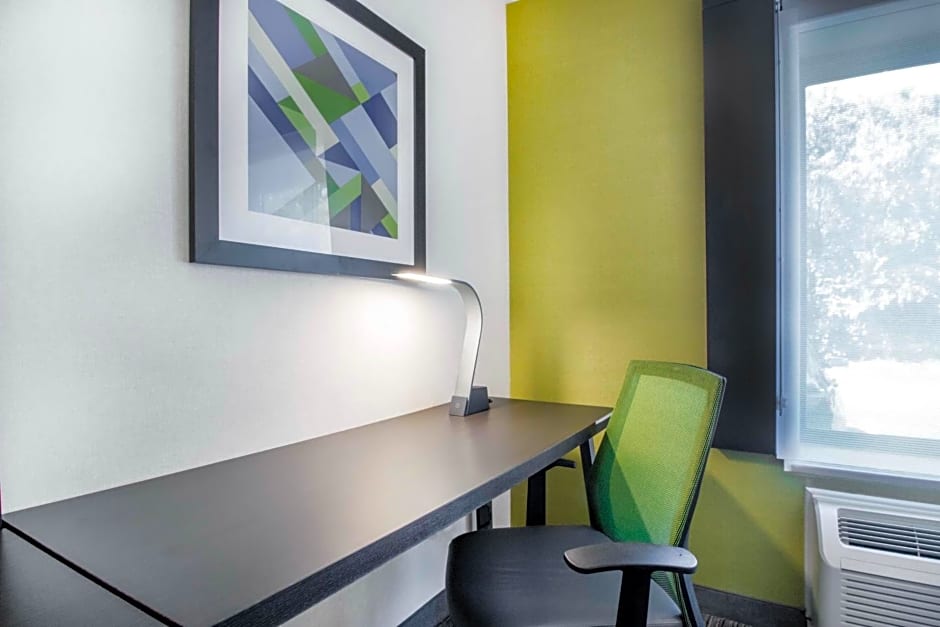 Holiday Inn Express & Suites Albany Airport - Wolf Road By IHG