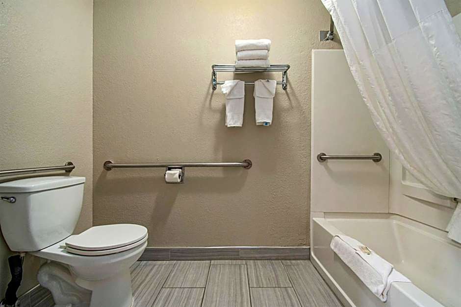 Days Inn & Suites by Wyndham Mt Pleasant