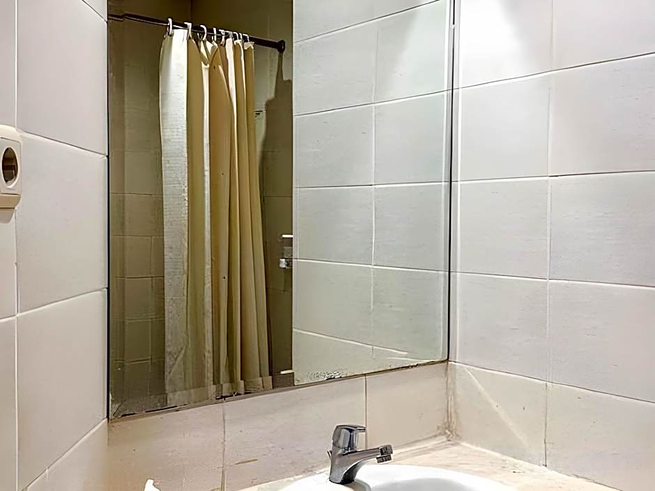 M - Regency Hotel