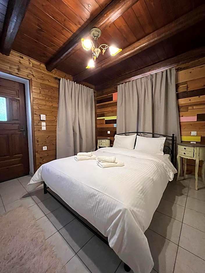 Ikojenia Traditional Lodge