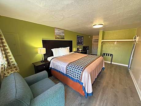 Executive Inn and Kitchenette Suites