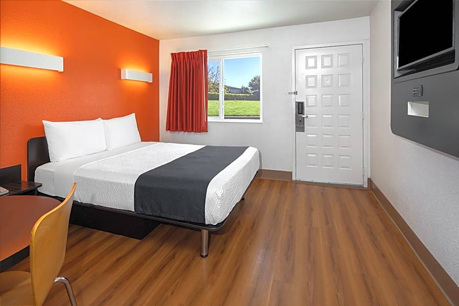 Studio 6 Suites Carpinteria, CA Santa Barbara South