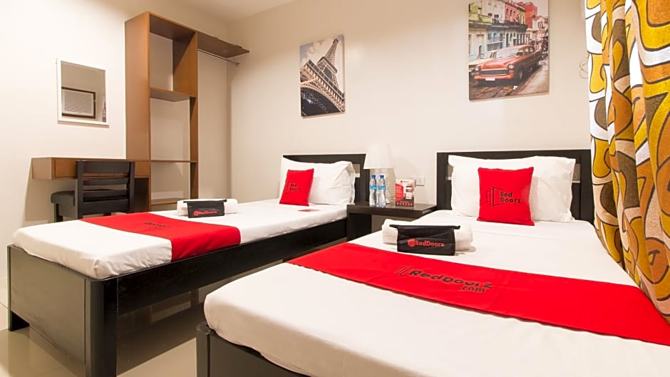 Reddoorz Plus @ Diola Villamonte Bacolod