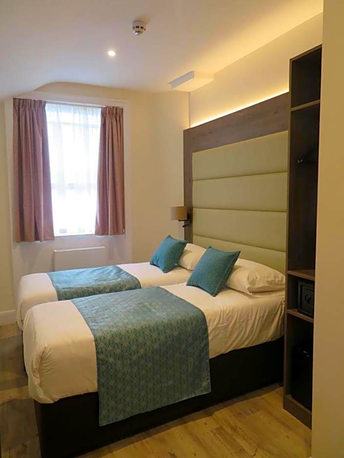 Glendale Hyde Park Hotel