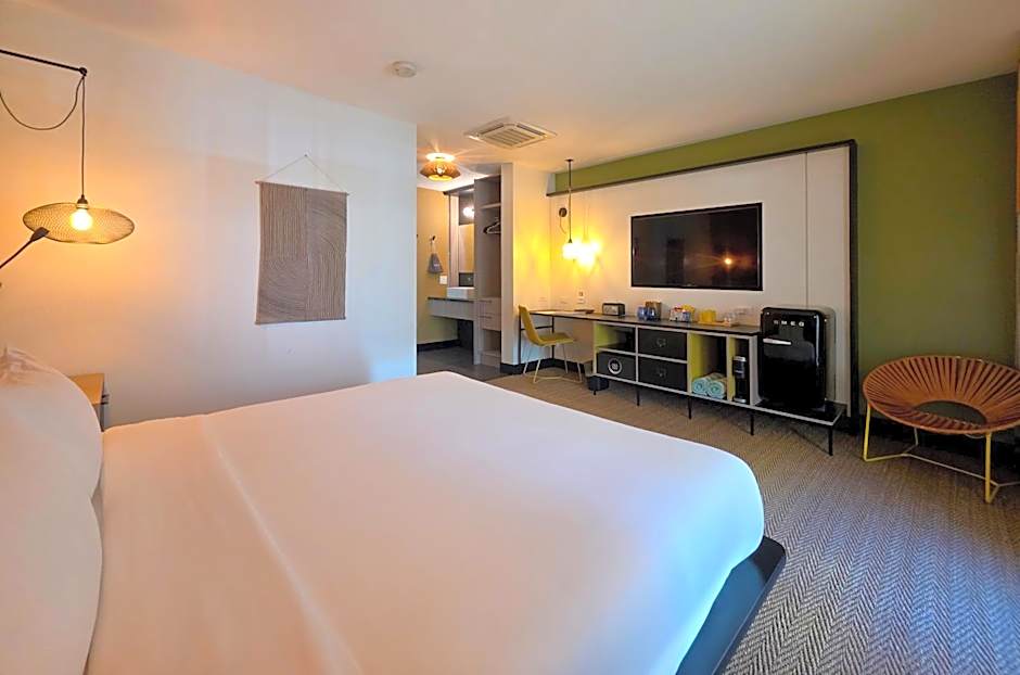 Mahala - 21 and Over - A Town & Desert Boutique Hotel