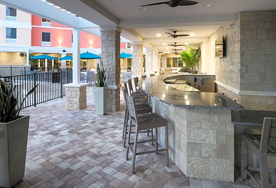 Hampton Inn & Suites Cape Canaveral Cruise Port