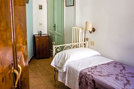 Single Room with Shared Shower and Toilet