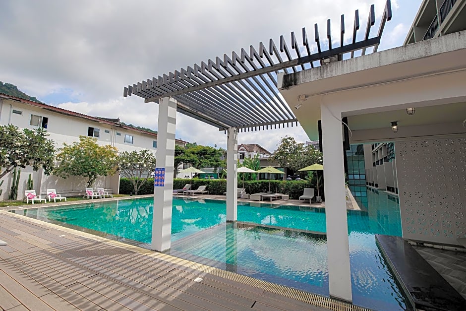 The Melody Phuket Hotel (SHA Plus)