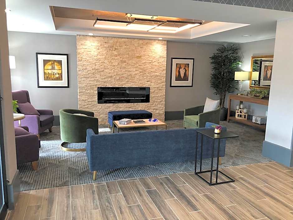 Comfort Inn & Suites