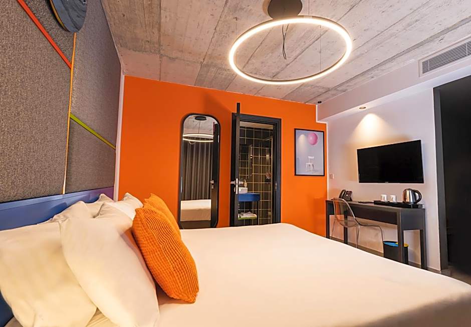 IKYK Hotel- IK Collection