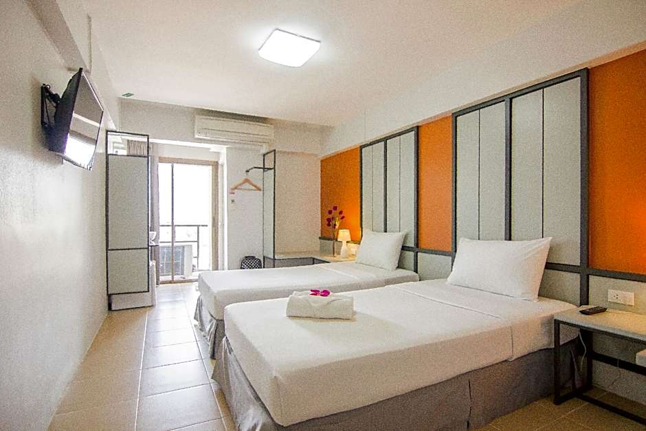 Regent Ngamwongwan Hotel