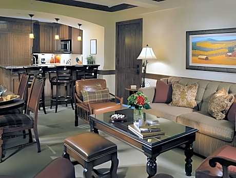 Mountain View, 4 Bedroom Penthouse Suite, Slopeside view, Mountain view, Balcony, Fireplace