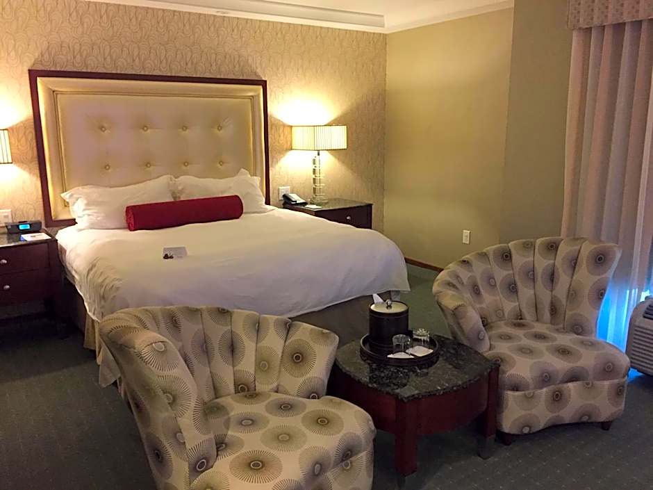 Town & Country Inn and Suites