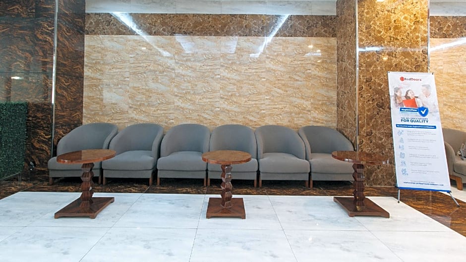 RedDoorz Plus at Winter Benitez