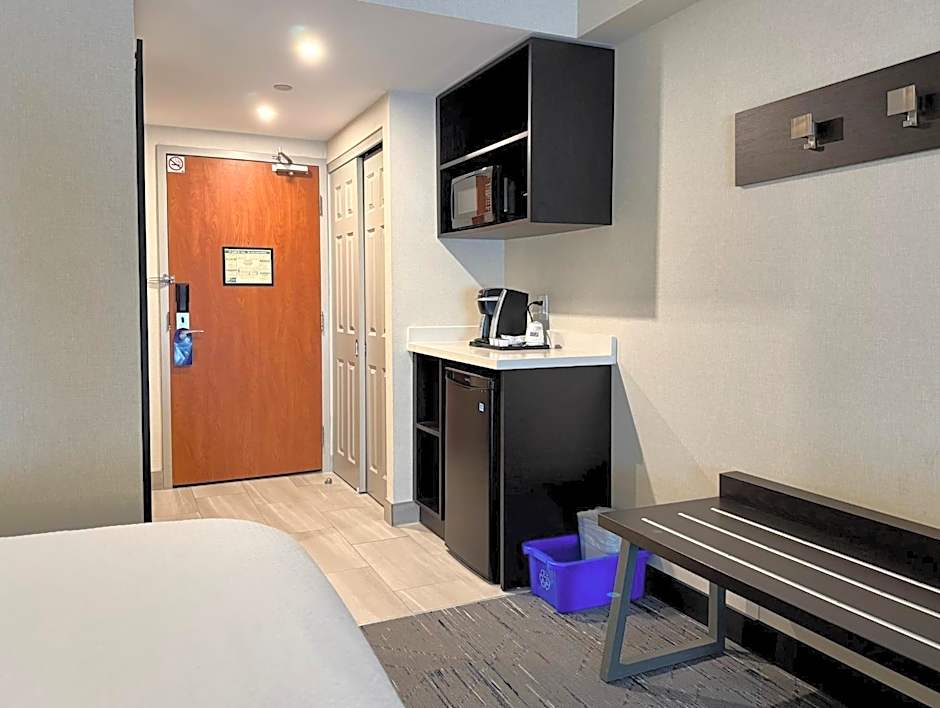 Holiday Inn Express Brampton By IHG