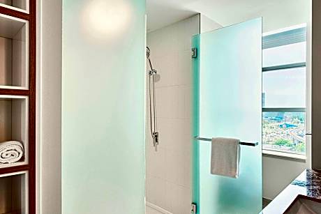 Room, 1 King Bed, Corner