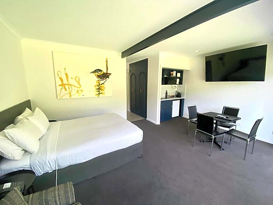 William Macintosh Motor Lodge