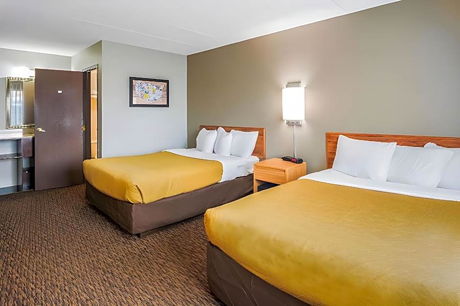 Econo Lodge Duluth near Miller Hill Mall